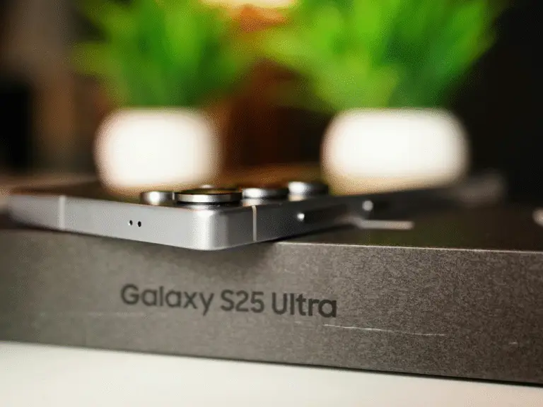 Samsung S25 Ultra 2025 smartphone featuring a sleek design, quad-camera setup, and Dynamic AMOLED display